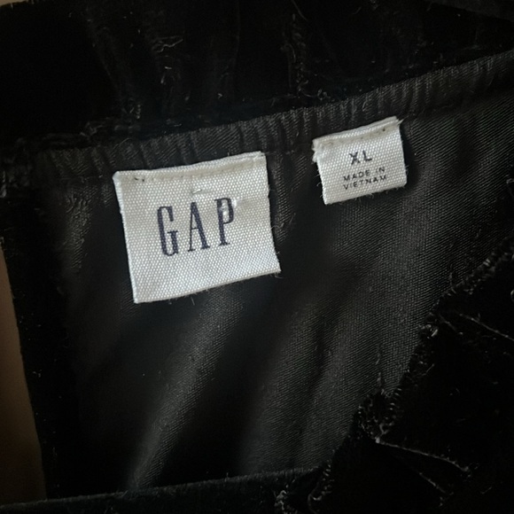 Gap XL Black Short Sleeve Velvet Blpuse Ruffle Collar & Sleeve Holiday Essential - Picture 3 of 7